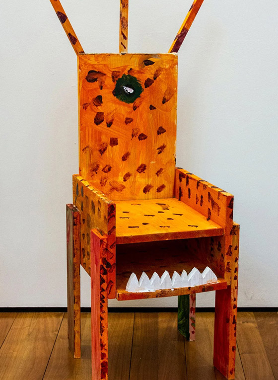 صور مدهشة: طلاب يطلقون العنان لخيالهم بمشروع تصميم كراسي خشبية صورة رقم 1