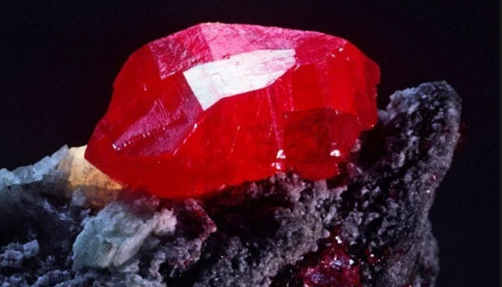 الزئبق الأحمر.. كل ما تريد أن تعرفه عن مادة الأساطير التي لا تنتهي صورة رقم 1