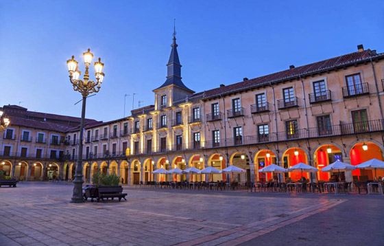 بالصور: إليكم ساحات مدن جذابة في أشهر الوجهات السياحية بالعالم صورة رقم 3 بالصور: إليكم ساحات مدن جذابة في أشهر الوجهات السياحية بالعالم صورة رقم 3
