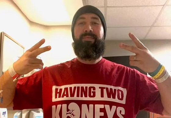 نداء عبر الإنترنت ينقذ حياة رجل مصاب بمرض قاتل صورة رقم 3