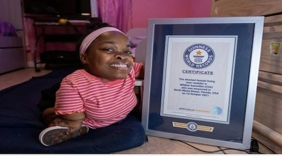 تحصل على لقب أقصر امرأة في العالم صورة رقم 4