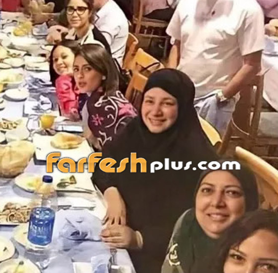 بعد اختفاء سنوات.. صورة صادمة لعبلة كامل على مائدة رحمن، وطليقها يوضح صورة رقم 1 بعد اختفاء سنوات.. صورة صادمة لعبلة كامل على مائدة رحمن، وطليقها يوضح صورة رقم 1