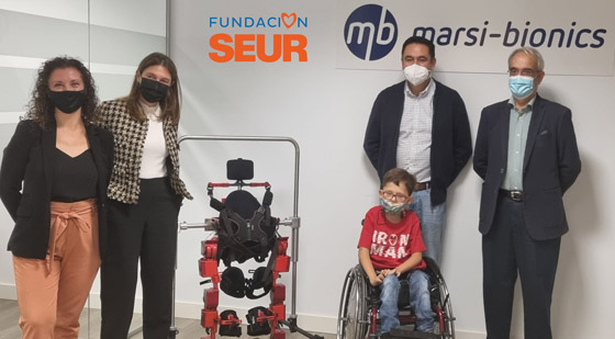 ابتكار جديد يمكن صبيا مصابا بشلل دماغي من المشي واللعب ويعطي الأمل للملايين صورة رقم 1 ابتكار جديد يمكن صبيا مصابا بشلل دماغي من المشي واللعب ويعطي الأمل للملايين صورة رقم 1