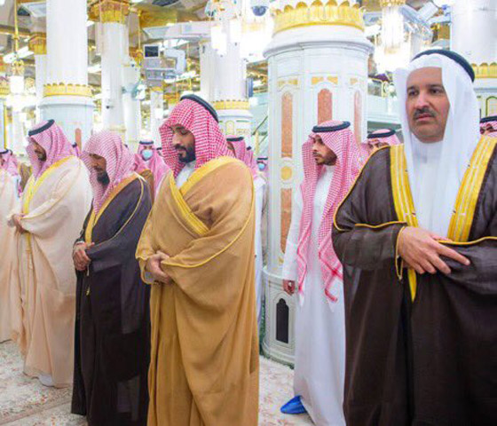 فيديو: ولي العهد السعودي يصلي بمسجد قباء النبوي ويطلق مشروع توسعته صورة رقم 6 فيديو: ولي العهد السعودي يصلي بمسجد قباء النبوي ويطلق مشروع توسعته صورة رقم 6