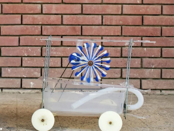 باعتراف عالمي.. طلبة مصريون يصنعون روبوتا يعمل بالمياه صورة رقم 3