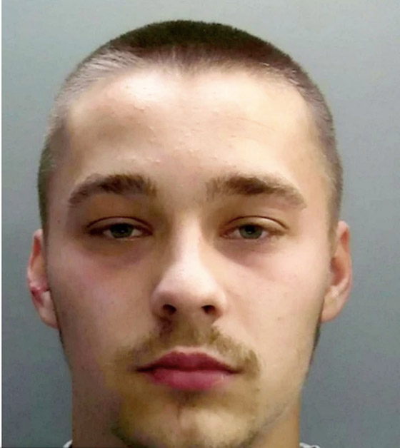 تستعيد حركتها بعد أشهر من إصابتها بالشلل بسبب حادث اختطاف صورة رقم 3