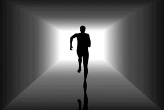 انظر جيدا.. هل ترى رجلا يركض نحوك أم يهرب منك؟ صورة رقم 1 انظر جيدا.. هل ترى رجلا يركض نحوك أم يهرب منك؟ صورة رقم 1