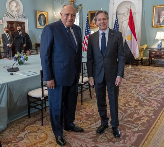 بالصور.. أمريكا تهدي مصر بالصور.. أمريكا تهدي مصر