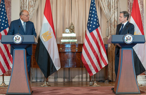 بالصور.. أمريكا تهدي مصر بالصور.. أمريكا تهدي مصر