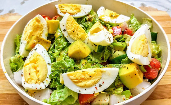 وصفة سلطة البيض المسلوق للرجيم.. لوجبة إفطار رمضانية خفيفة وشهية صورة رقم 2 وصفة سلطة البيض المسلوق للرجيم.. لوجبة إفطار رمضانية خفيفة وشهية صورة رقم 2