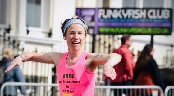 تنهي 100 سباق ماراثون خلال 100 يوم صورة رقم 1