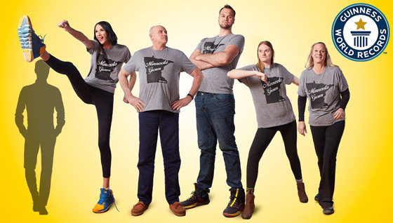 أقصرهم طولها 191 سم! تعرفوا على أطول عائلة في العالم دخلت غينيس صورة رقم 3 أقصرهم طولها 191 سم! تعرفوا على أطول عائلة في العالم دخلت غينيس صورة رقم 3