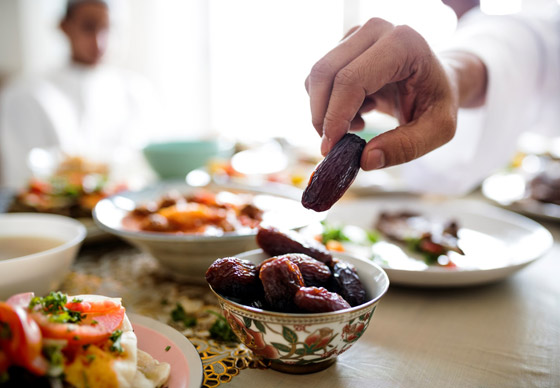 كيف تتجنب زيادة الوزن في رمضان؟ إليك أفضل 4 عادات غذائية صورة رقم 5 كيف تتجنب زيادة الوزن في رمضان؟ إليك أفضل 4 عادات غذائية صورة رقم 5