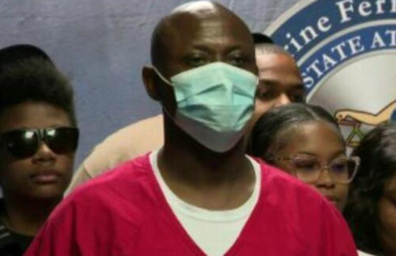 إطلاق سراح رجل أمريكي قضي 30 عاما بالسجن ظلما بسبب اسمه! فيديو صورة رقم 6 إطلاق سراح رجل أمريكي قضي 30 عاما بالسجن ظلما بسبب اسمه! فيديو صورة رقم 6