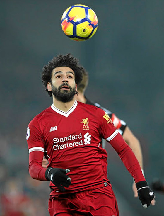 صور محمد صلاح يحتفل بالكريسماس مع عائلته وينشر صور بناته أمام شجرة الميلاد صورة رقم 5