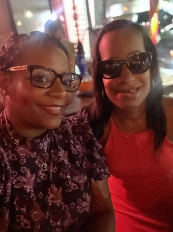 تتحدى حالة نادرة تسببت بـ 100 كسر في جسمها صورة رقم 3