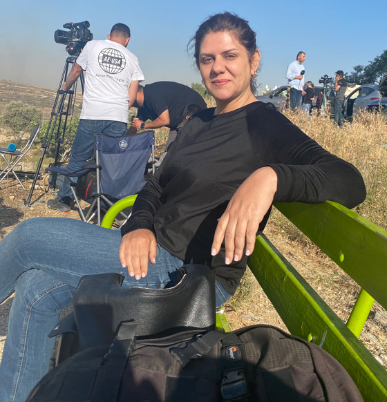 نجوم الفن والإعلام ينعون الصحفية الفلسطينية شيرين أبو عاقلة.. استشهدت أثناء عملها  صورة رقم 12