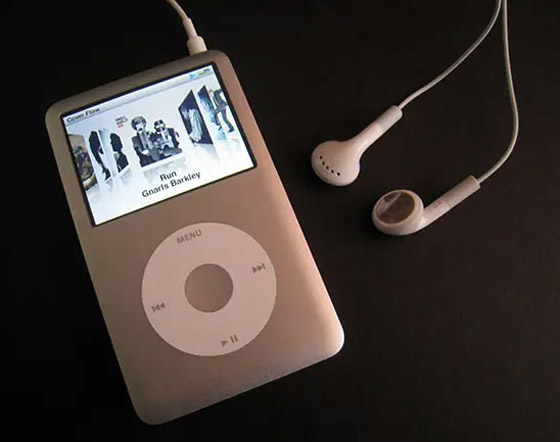 آيبود.. أبل توقف تصنيع أحد منتجاتها بعد 20 عاما من إطلاقه صورة رقم 5