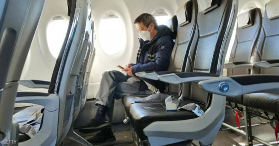 ميزة يجهلها الكثيرون للجلوس في المقعد الأوسط بالطائرة صورة رقم 7