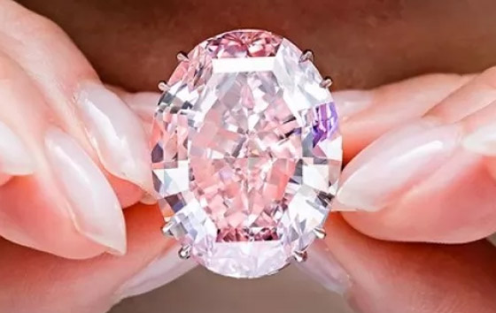 بالصور: تعرفوا إلى 10 من أندر الأحجار الكريمة في العالم صورة رقم 3