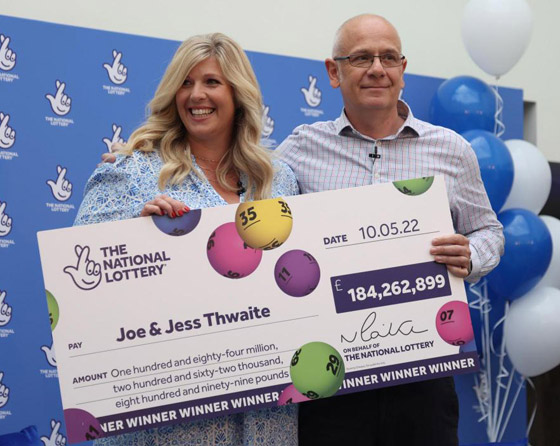 زوجان يفوزان بأكبر جائزة يانصيب في تاريخ بريطانيا.. صور صورة رقم 2