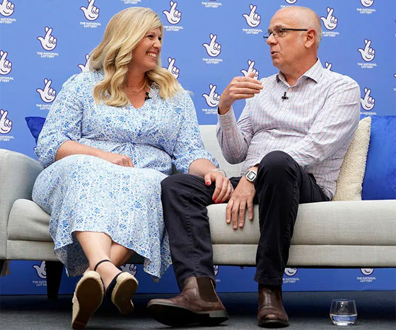 زوجان يفوزان بأكبر جائزة يانصيب في تاريخ بريطانيا.. صور صورة رقم 15