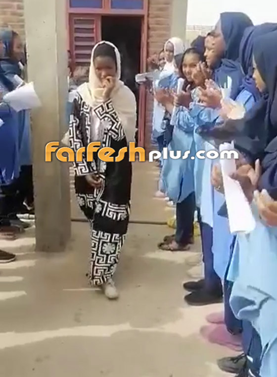 لحظات مؤثرة لفتاة سودانية أصيبت بالسرطان.. هكذا استقبلها رفاقها صورة رقم 2 لحظات مؤثرة لفتاة سودانية أصيبت بالسرطان.. هكذا استقبلها رفاقها صورة رقم 2