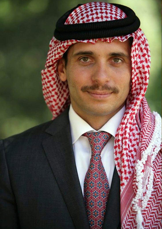 ملك الأردن يعزل أخيه الأمير حمزة مقيدا إقامته واتصالاته! ما رد الملكة نور؟ صورة رقم 4 ملك الأردن يعزل أخيه الأمير حمزة مقيدا إقامته واتصالاته! ما رد الملكة نور؟ صورة رقم 4