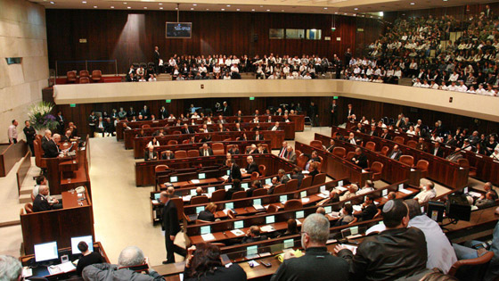 بعد عودة غيداء للائتلاف.. لماذا يتمسك نواب بعد عودة غيداء للائتلاف.. لماذا يتمسك نواب