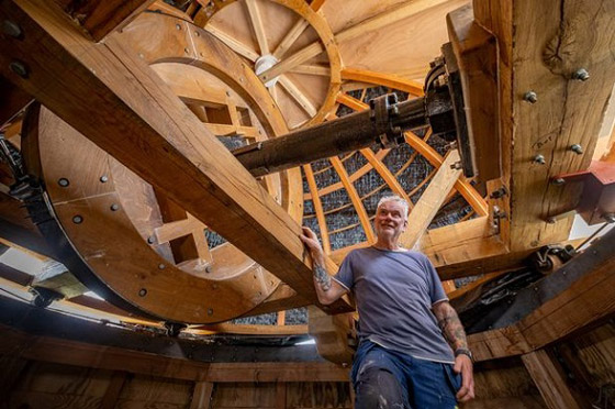 ينتقل للعيش في طاحونة للتخلص من فواتير الكهرباء صورة رقم 4