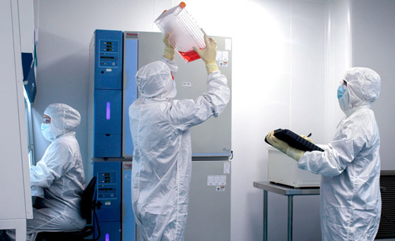 الأولى من نوعها.. عملية زرع أذن مطبوعة لكنها 