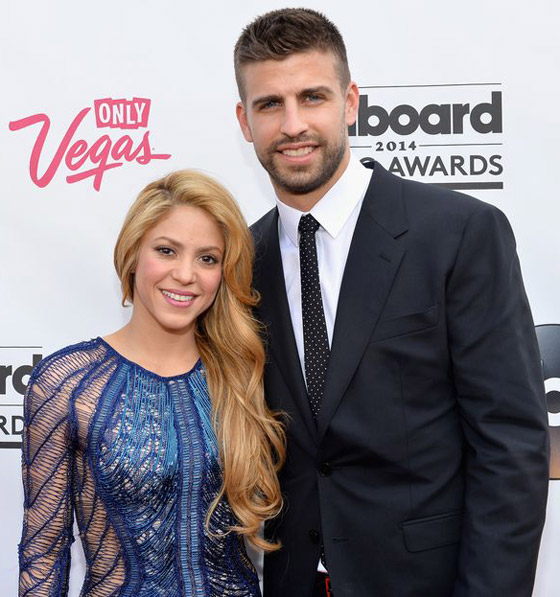  سقوط شاكيرا بشكل مفاجئ على المسرح يثير القلق لدى الجمهور صورة رقم 2