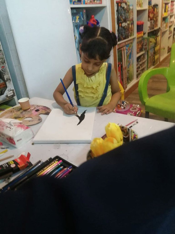 موهوبة بالفطرة.. جنات العراقية تعيد رسم الوجوه من جديد صورة رقم 8