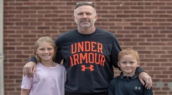 يعود للحياة بفضل طفليه صورة رقم 1