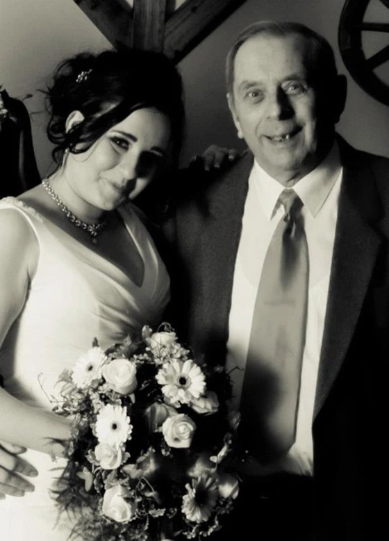 تترك دراسة الأزياء وتعمل في تحنيط الجثث صورة رقم 5