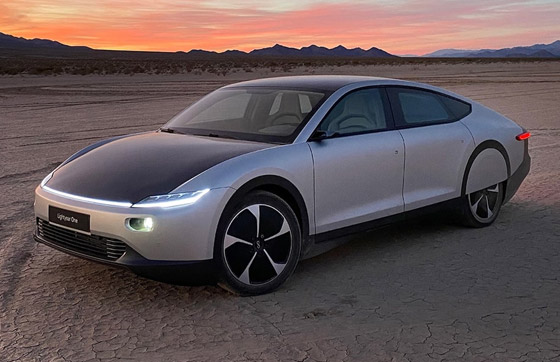 جاهزة للإنتاج.. تعرفوا إلى أول سيارة تستعين بالطاقة الشمسية في العالم صورة رقم 5