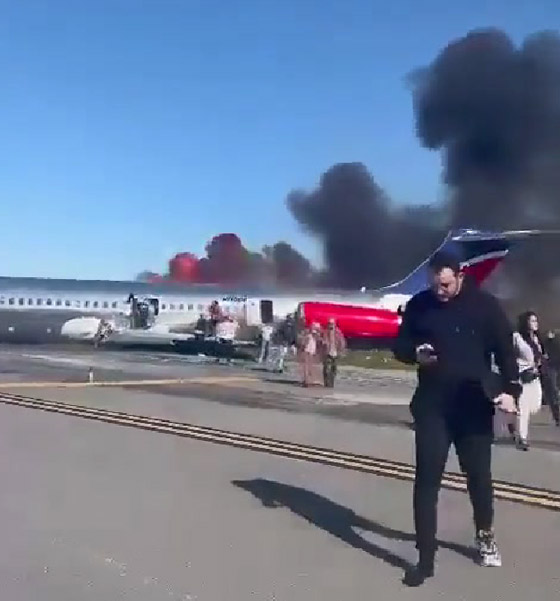 فيديو وصور: حادثة مروعة لتحطم واشتعال طائرة في مطار ميامي صورة رقم 8 فيديو وصور: حادثة مروعة لتحطم واشتعال طائرة في مطار ميامي صورة رقم 8
