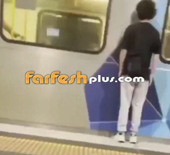 مشهد لا يصدق.. أراد التباهي وحصد المتابعين فصدمه قطار بوجهه! صورة رقم 1 مشهد لا يصدق.. أراد التباهي وحصد المتابعين فصدمه قطار بوجهه! صورة رقم 1