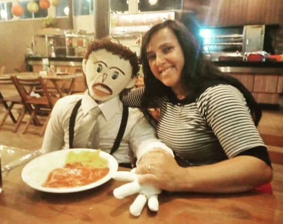 صور: امرأة برازيلية تتزوج دمية وتعلن إنجاب طفل منها! صورة رقم 15