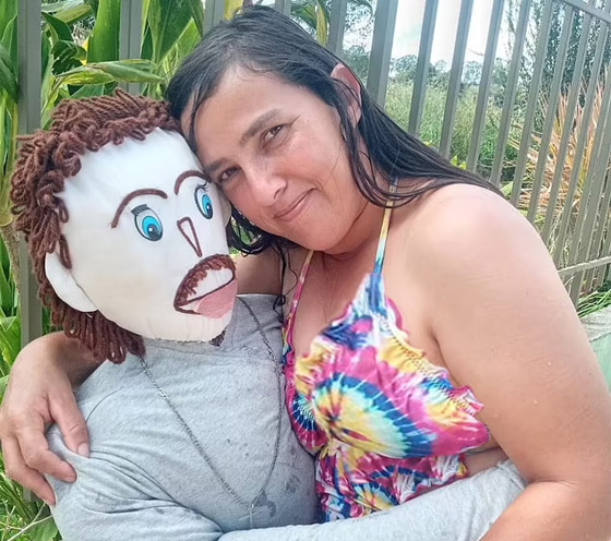صور: امرأة برازيلية تتزوج دمية وتعلن إنجاب طفل منها! صورة رقم 18