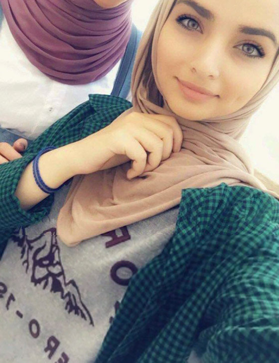 تكريم الطالبة الأردنية إيمان أرشيد.. إطلاق اسمها على أكبر قاعة بكليتها صورة رقم 4 تكريم الطالبة الأردنية إيمان أرشيد.. إطلاق اسمها على أكبر قاعة بكليتها صورة رقم 4