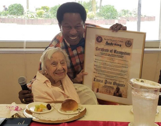 معمرة تحتفل بعيد ميلادها الـ107.. وتكشف سر طول عمرها: 