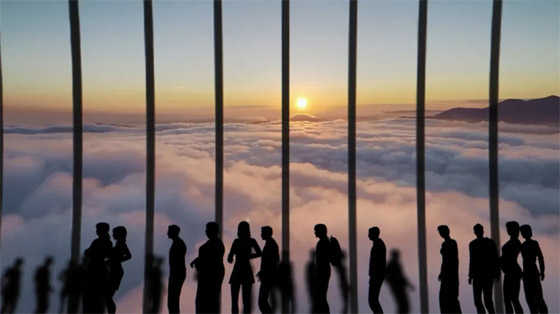 فيديو وصور: مهندس يمني يبتكر نموذجا لفندق طائر يحلق بالسماء لسنوات صورة رقم 21