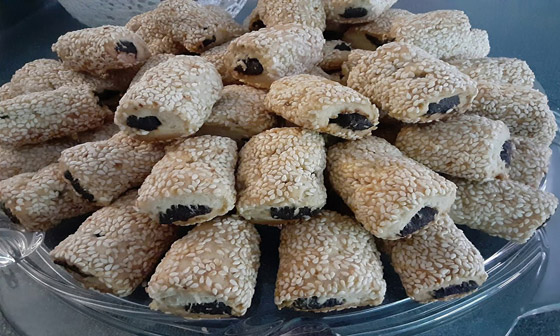 إليكم وصفة أصابع التمر بالسمسم الطيبة لمرضى السكري لضيافة العيد صورة رقم 3