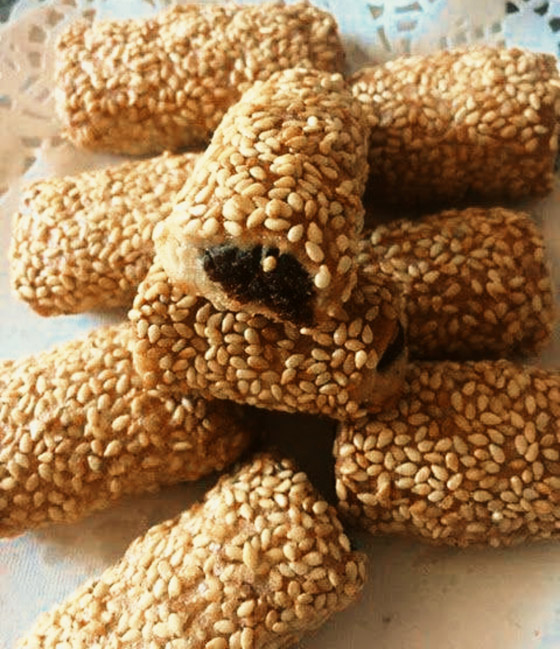 إليكم وصفة أصابع التمر بالسمسم الطيبة لمرضى السكري لضيافة العيد صورة رقم 6