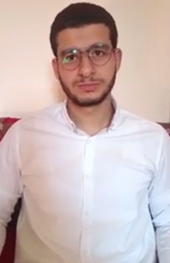 فيديو: شاب يقرأ القرآن الكريم كاملا في سبع ساعات دون أخطاء! صورة رقم 2 فيديو: شاب يقرأ القرآن الكريم كاملا في سبع ساعات دون أخطاء! صورة رقم 2