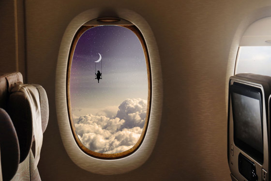 لهذا السبب تجنب النوم على النافذة في الطائرة صورة رقم 5