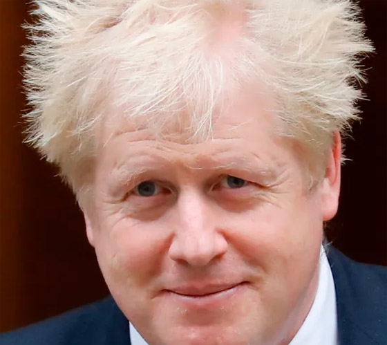 متلازمة نادرة.. رضيعة تثير الجدل بشدة شبهها لبوريس جونسون... شاهد صورة رقم 3