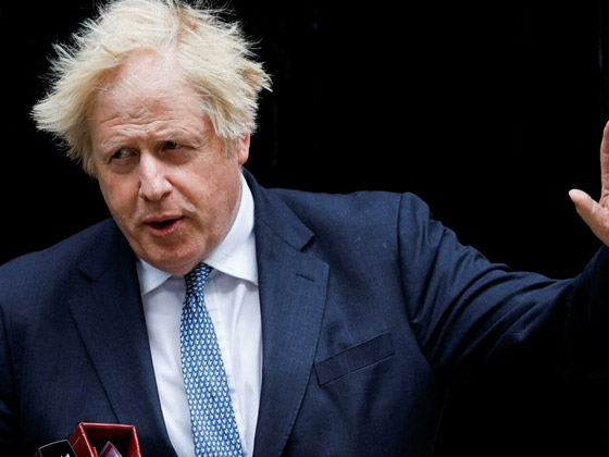 متلازمة نادرة.. رضيعة تثير الجدل بشدة شبهها لبوريس جونسون... شاهد صورة رقم 6