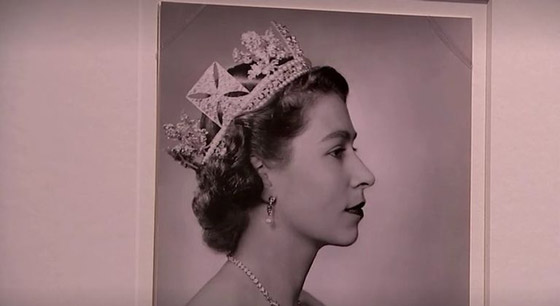 صور :عرض مجوهرات الملكة إليزابيث في قصر بكنجهام صورة رقم 4